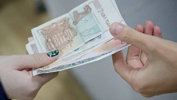 არსებობს 3 გზა – როგორ და რა სახით შეგიძლიათ დაგროვებითი პენსიის გატანა